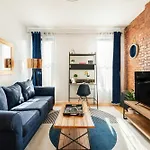 454-4R New 2Br Prime Midtown Best Value Sleeps 5