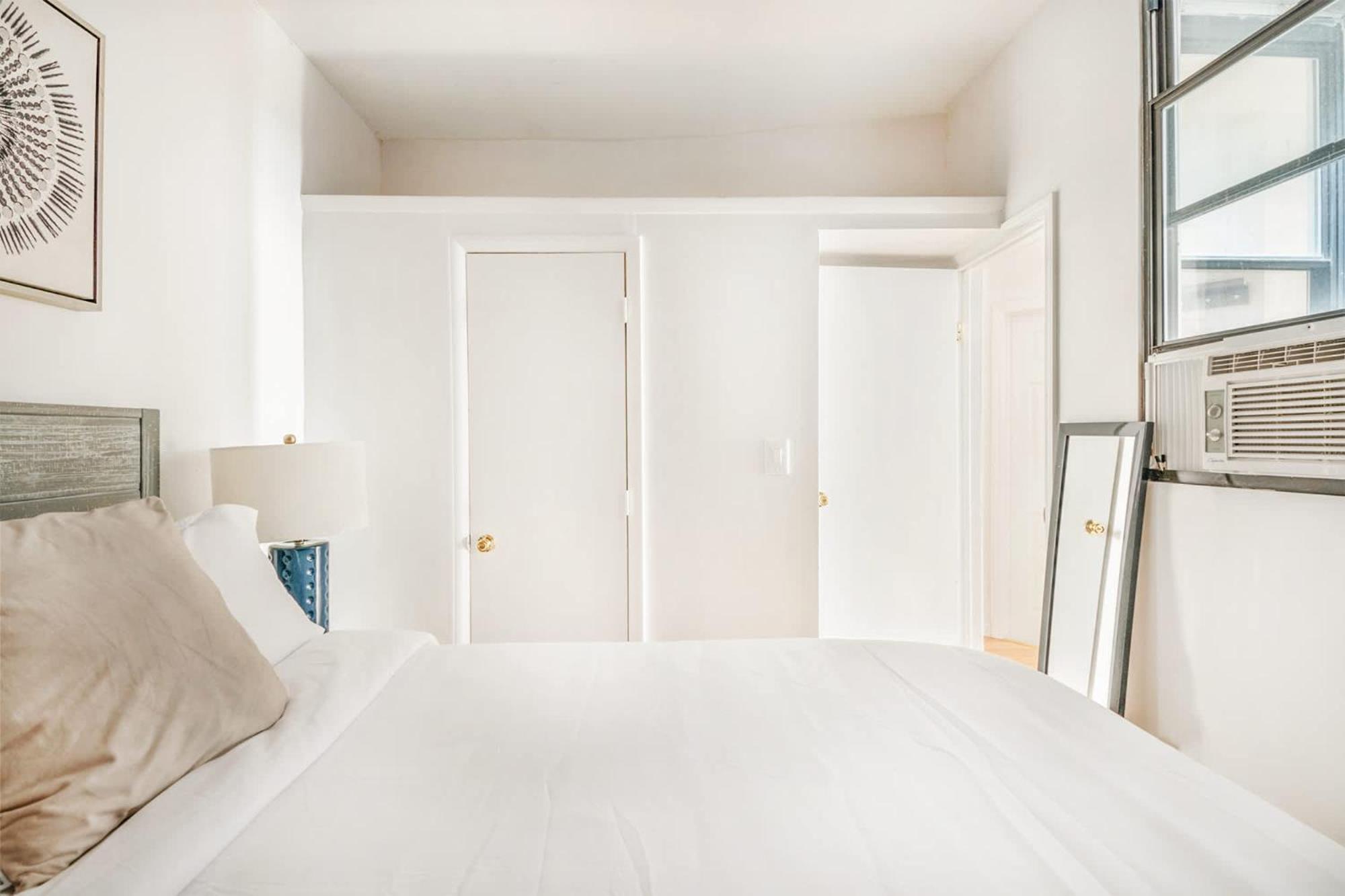 454-4r New 2br Prime Midtown Value Sleeps 5 Apartment *